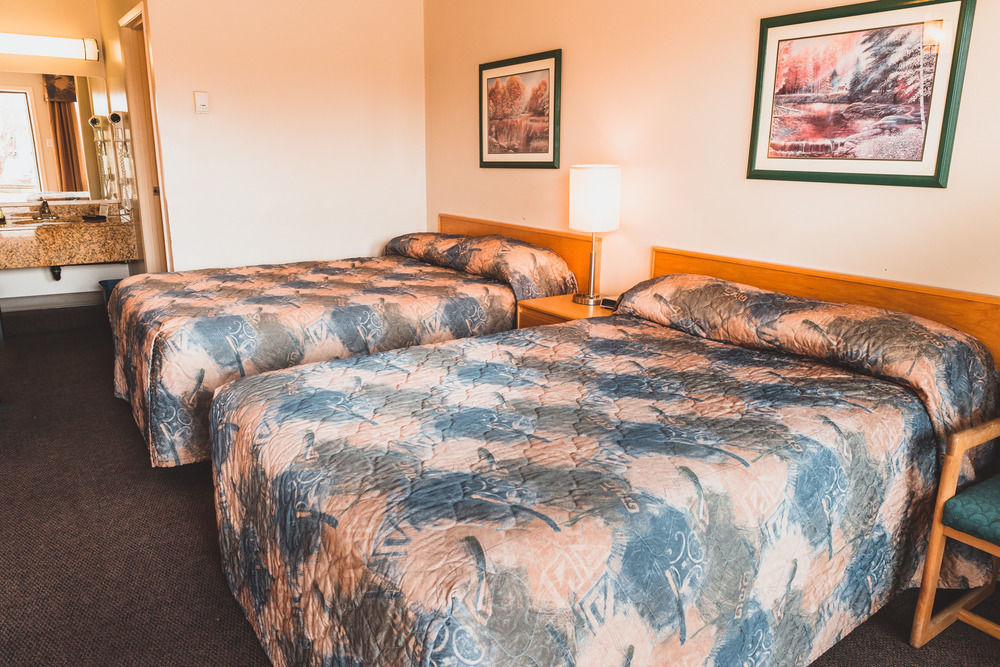 Canadian Motel North Battleford Buitenkant foto