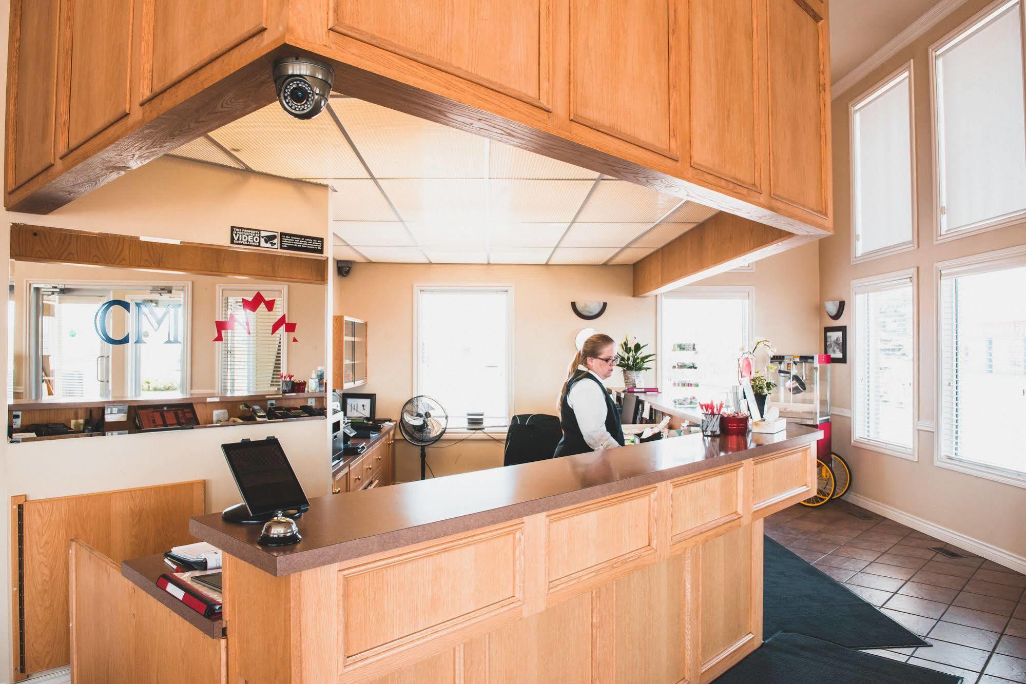 Canadian Motel North Battleford Buitenkant foto