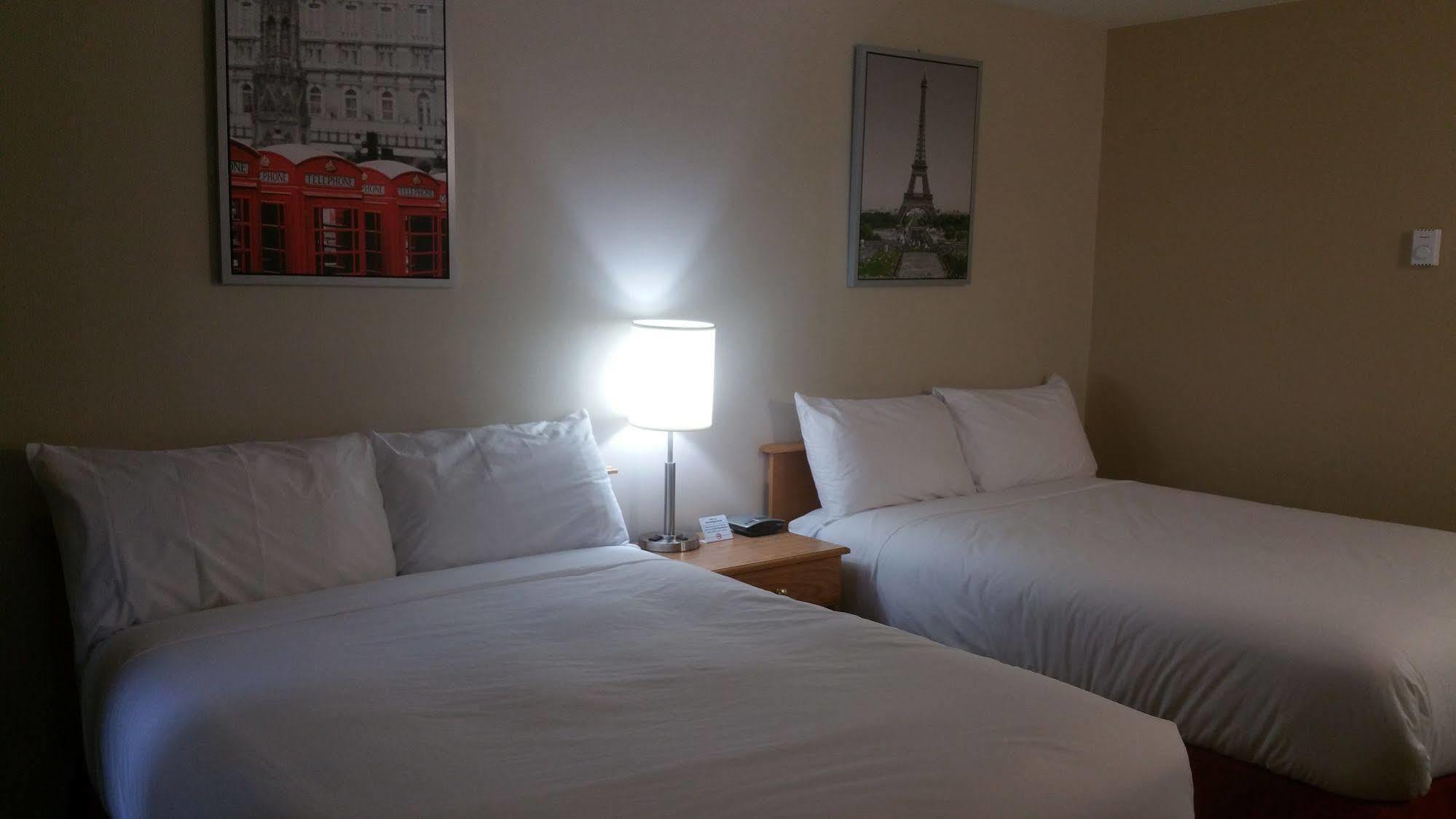 Canadian Motel North Battleford Buitenkant foto