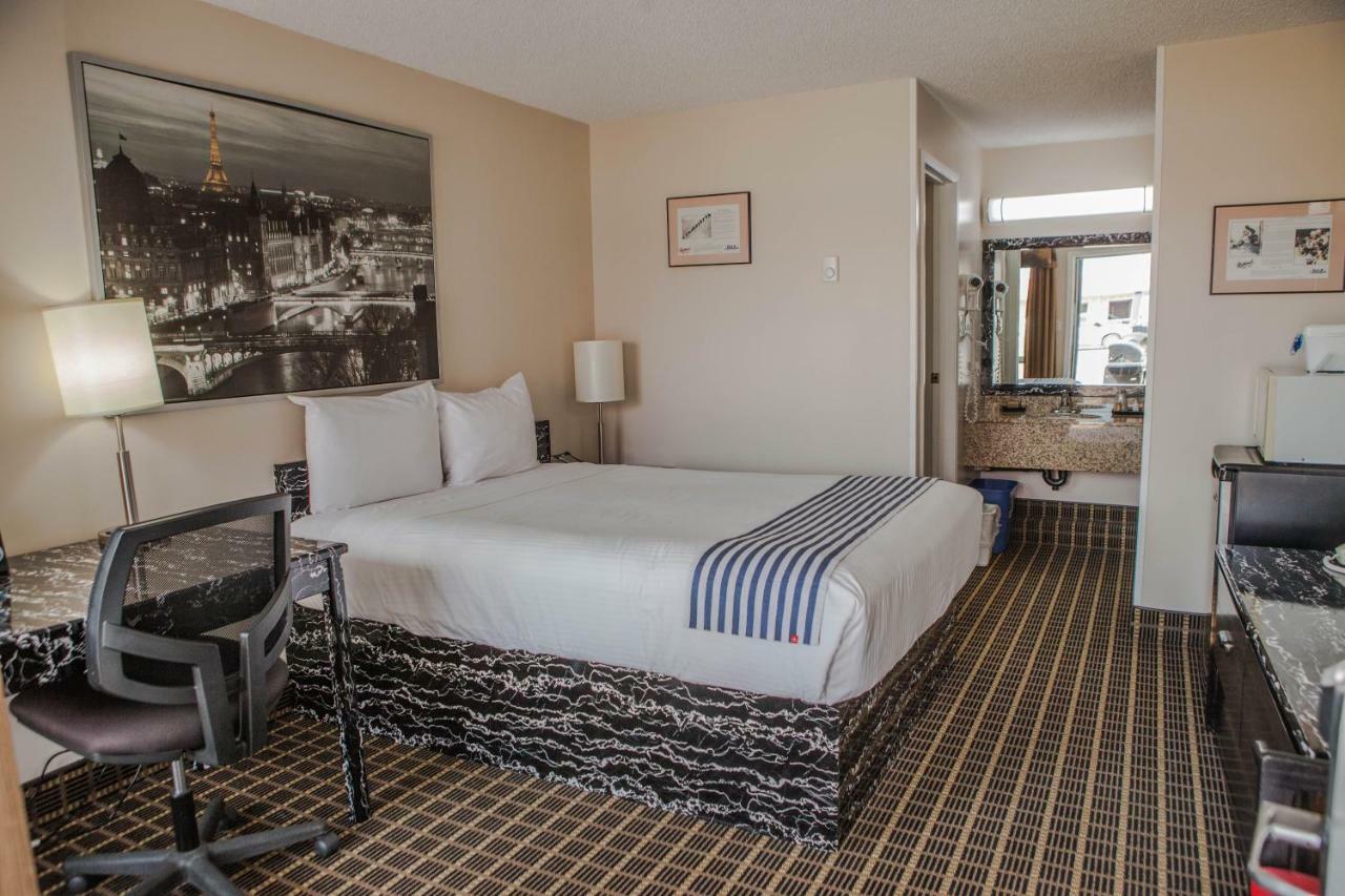Canadian Motel North Battleford Buitenkant foto